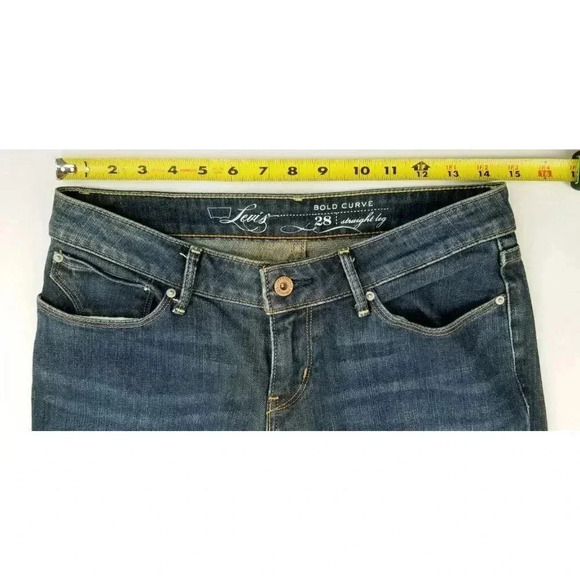 Levi's Size 28X30 Bold Curve Women's Straight Leg Blue Denim 5 Pocket Jeans - Picture 3 of 12